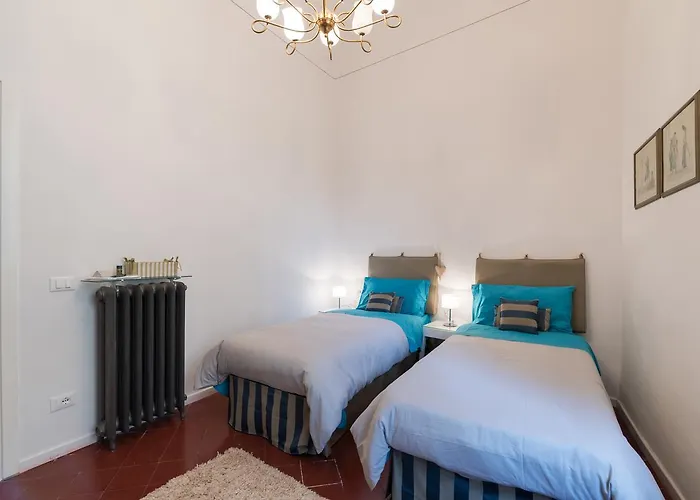 Old Bridge: Historical And Chic Apartment
